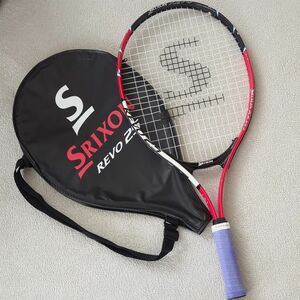テニスラケット　ジュニア　SRIXON REVO25