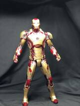 【ムービー・マスターピース ＤＩＥＣＡＳＴ】『アイアンマン３』1/6スケールフィギュア　アイアンマン・マーク４２ Iron Man 3 - Mark 42_画像2