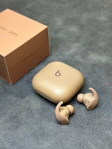 Beats Fit Pro x Kim - True Wireless Noise ワイヤレスノイズキャンセリングイヤフォン デューン 並行輸入品