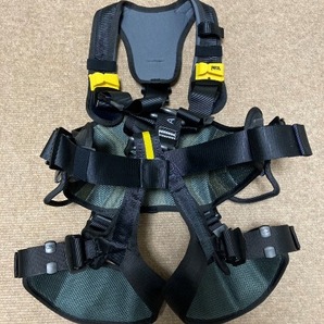 PETZL アバオボット size1 ぺツルハーネス の画像1