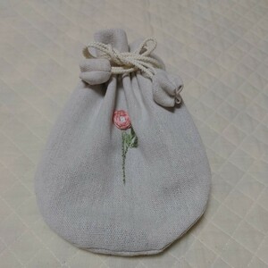 薔薇１輪手刺繍　ミニ巾着袋