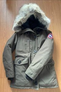 CANADA GOOSE カナダグース カーキ　ダウンジャケット　レディースS