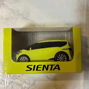 シエンタ ミニカー トヨタ プルバックカー イエロー　カラーサンプル 色見本 非売品 TOYOTA sienta プルバックカー 後期　モデルカー