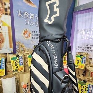 CAMERONキャディバッグ【中古美品】(9型)6分割　色ブルーホワイトスタジオデザイン目立ちますカッコいいです キャディバッグ