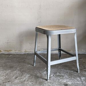 ■ リオン LYON ファクトリー スツール FACTORY STOOL Sサイズ プレスウッドシート Dove gray パシフィックファニチャーサービス 取り扱い