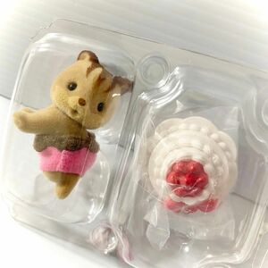 シルバニアファミリー　赤ちゃんケーキパーティーシリーズくるみリスの赤ちゃんアリッサ