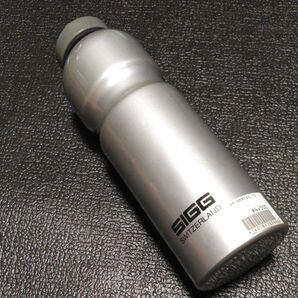 SIGG アルミ　ボトル　0.75L