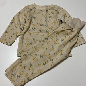77 パジャマ　長袖パジャマ　95サイズ 黄色 花柄