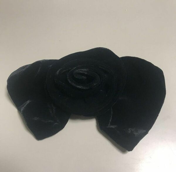 黒バレッタ ヘアピン ブラック ビロード 薔薇花デザイン ヘアアクセサリー 髪飾り 髪留め ベルベット