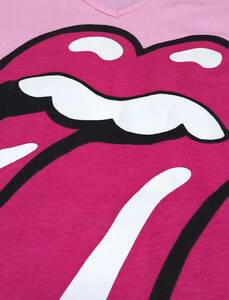 新品未使用 Rolling Stones 2002/2003 Pink V-Neck Classic Tongue Graphic Tee Vintage ローリング・ストーンズ レディース Tシャツ