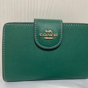 coach コーチ　レディース　財布 二つ折り財布 グリーンボタン　新品　未使用　即発送