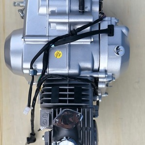 新品 未使用 遠心クラッチ125CCエンジン下置きセルモーター カブ モンキー ゴリラ DAX シャリー ATV修理交換用 12V キャブレター等付属品の画像3