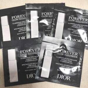 Dior　ディオールスキンフォーエヴァーグロウマキシマイザーパーリー　0.7ml×5点　新製品