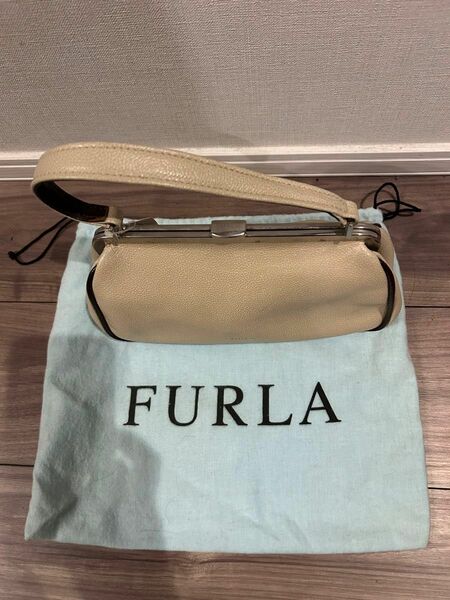 レザー バッグFurla 超美品　フルラ　レザー　ベージュ系　ダークブラウン　がま口　ハンドバッグ