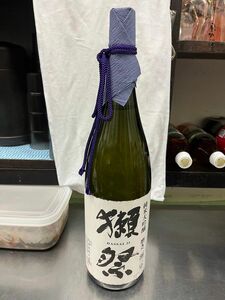 獺祭(だっさい)　純米大吟醸　磨き二割三分　遠心分離　1800ml