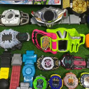 □1-140 仮面ライダー 変身ベルト 強化 アイテム 大量 まとめ ビルド エグゼイド ドライブ ディケイド ジオウ ウィザード リバイス 武器 DXの画像4