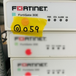 ◎059【通電OK】Fortinet FortiGate 30E FG-30E ファイアウォール FW セキュア SD-WAN SOCプロセッサ フォーティネット フォーティゲート