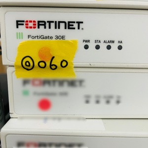 ◎060【通電OK】Fortinet FortiGate 30E FG-30E ファイアウォール FW セキュア SD-WAN SOCプロセッサ フォーティネット フォーティゲート