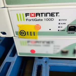 ◎111【通電OK】Fortinet Fortigate 100D ファイアウォール FW ギガビット イーサネット セキュリティ UTM 集中管理 フォーティネット