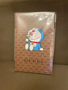 GUCCIとドラえもんのコラボノート