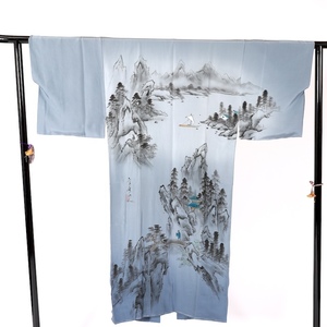  man long kimono-like garment gray landscape A251