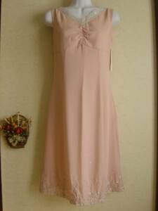  new goods Kumikyoku 2 beige pink chiffon hem floral print embroidery dress OP Onward 