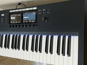 KOMPLETE KONTROL S49 MK2