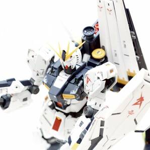 RG 1/144 RX-93 νガンダム塗装完成品 エフェクト付きの画像1