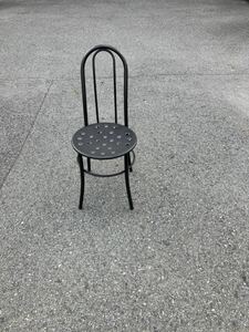 【USED】POST MODERN)The Chair with a cool impression made of iron bentwood