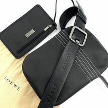 【極美品】LOEWE ロエベ　ショルダーバッグ リピートアナグラム PVC レザー　サコッシュ　シルバー金具　ステッチ　メンズ　ポーチ付き 黒_画像1