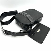 【極美品】LOEWE ロエベ　ショルダーバッグ リピートアナグラム PVC レザー　サコッシュ　シルバー金具　ステッチ　メンズ　ポーチ付き 黒_画像7