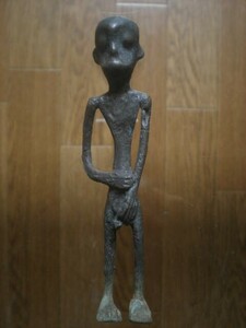  ⑤ 摩耗 人形 プリミティブアート 真鍮 人物像 民芸 古民芸品 アフリカ美術 金属工芸がお好きな方にも！