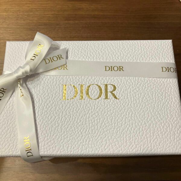 クリスチャン ディオール プレゼント ギフトボックス　Dior