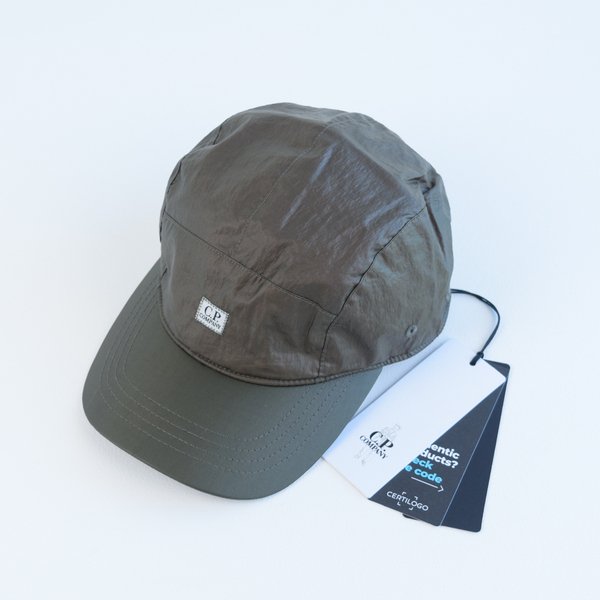 新品 C.P. Company 定価1万9800円 POLYNYLON COATED CAP ベースボール キャップ 帽子　管理番号M330Q473