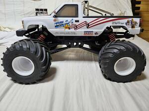 * Kyosho 1/8 Monster Truck USA-1, опция детали имеется 