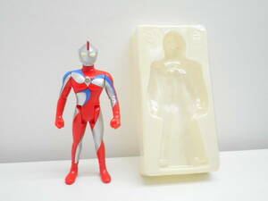 アニメ祭 ウルトラマンコスモス コロナモード フィギュア 2001 円谷 YUTAKA カラータイマーが光ります 電池BOX錆び有 接触不良有 ジャンク