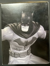 ★DC COLLECTIBLES★BATMAN BLACK&WHITE★BATMAN★GREG CAPULLO★SECOND EDITION★STATUE★_画像2