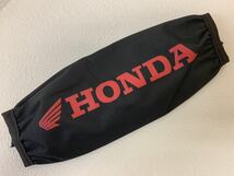 HONDAロゴ入り　サスペンションカバー　全長26センチマジックテープ　新品　ドレスアップ　二枚セット_画像1