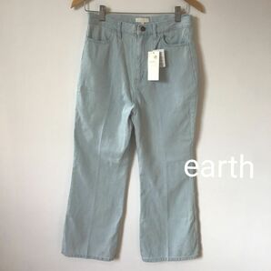 earth☆彡 新品タグ付き Mサイズ フレアデニムパンツ ライトインディゴ