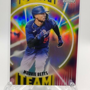 【インサート】ムーキー・ベッツ - 2022 Topps Stadium Club Chrome #BT-24 ～大谷翔平選手とドジャースで最強MVPトリオを形成～の画像1