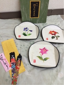 Art hand Auction Yufuin folk art washi papier déchiqueté plaques de conception de fleurs (14 x 14 x 2) 3 pièces et marque-page de poupée sœur 2 inutilisés, artisanat, artisanat, artisanat en papier, autres