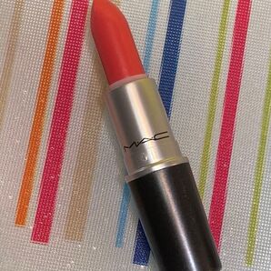 新品★ MAC 口紅 VEGAS VOLT ベガスボルト (アンプリファイド リップスティック)