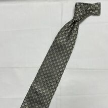 伊・最高峰！！Ermenegildo Zegna エルメネジルドゼニア ジオメトリック柄ネクタイ ベージュ×グレー シルク100％ イタリア製 美品 C050_画像3