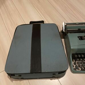 タイプライター olivetti オリベッティ アンティーク lettera 32 昭和レトロ レトロ Lettera ヴィンテージ ケース付き Hの画像2