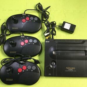 【GN5014/100/0】未動確のジャンク★SNK ネオジオ MAX 330 MEGA 本体＋コントローラーPRO 3台★NEO-GEO★ACアダプター★AVケーブル★の画像1