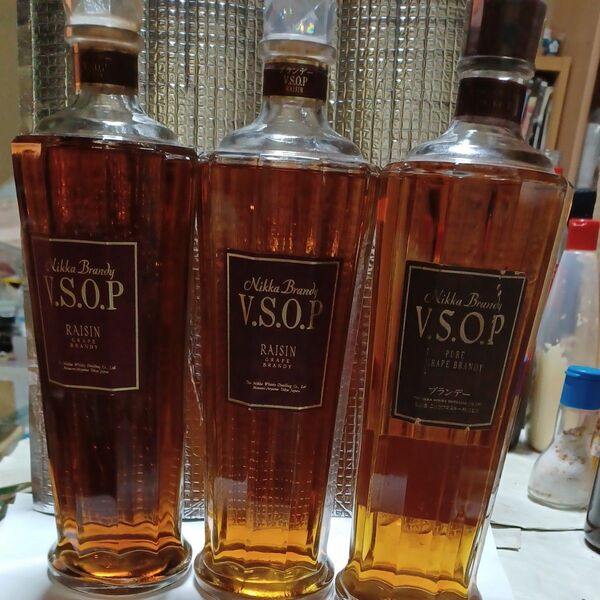 ブランデーVSOP660mニッカl43度。三本セットです。1991年7月から1995年1月迄の期間限定販売の希少品です。(梱)