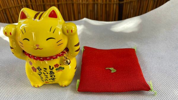 新品！縁起物の両手まねき猫　黄色トラ猫　