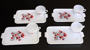  не использовался Fire King p обод rose снэки комплект 4 покупатель cup plate tray коробка для выпечки цветок булавка Crows Vintage молоко стакан 