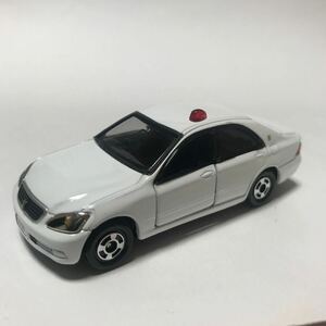 トミカ No32 1/63 トヨタ クラウン 覆面パトカー 180系 白 箱無 美品