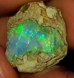 オパール原石　Dry Ethiopian Opal Stone Weight 7.00 CT Stone size 16X14X7 mm no4 天然 鉱物標本 宝石 ジュエリー ルース 裸石